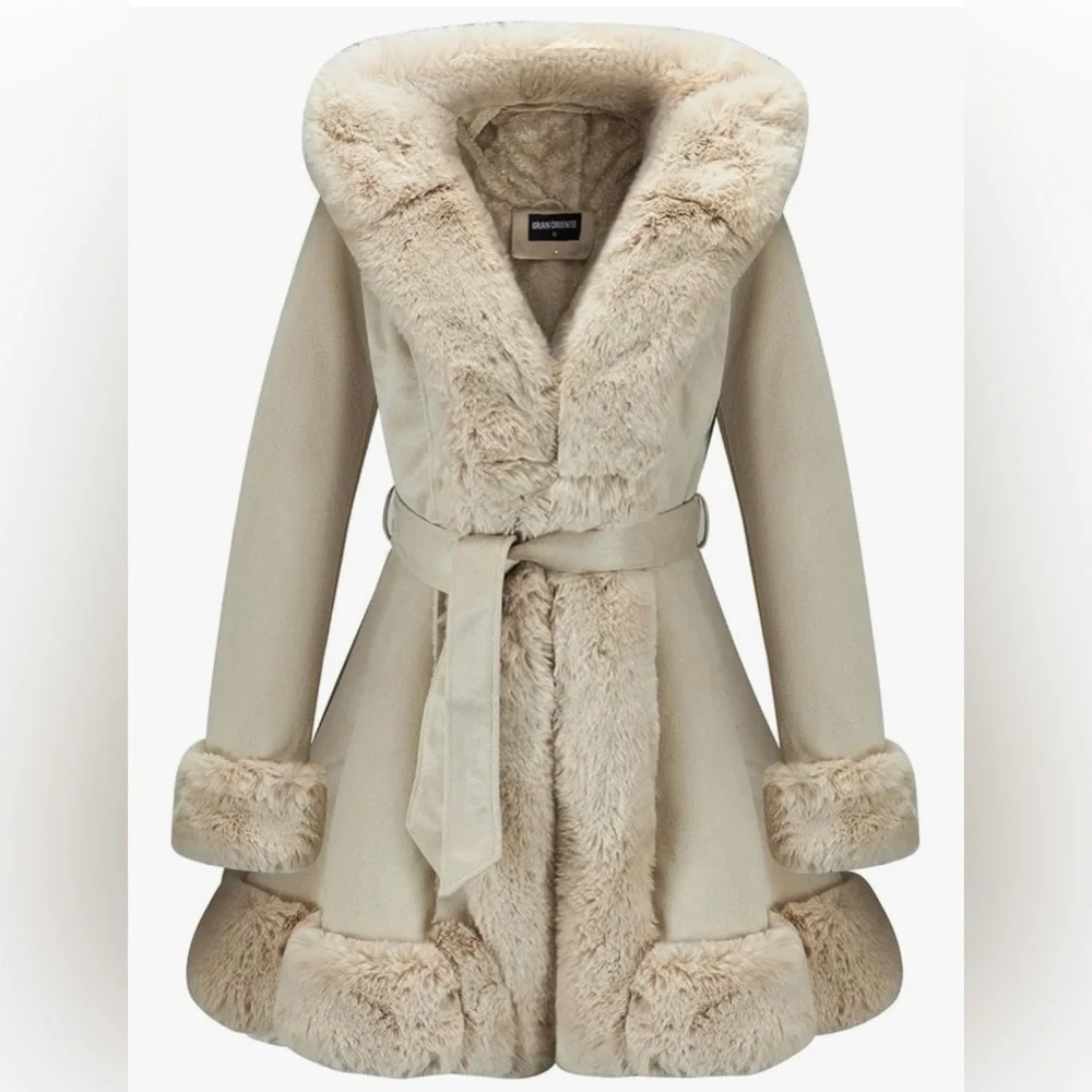 NWT Women's Cream Faux Fur Coat